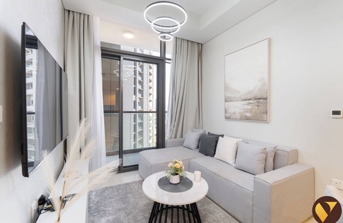 Sheikh Zayed Road Apartment | Vogue | Aykon City Business Bay near Metro Station