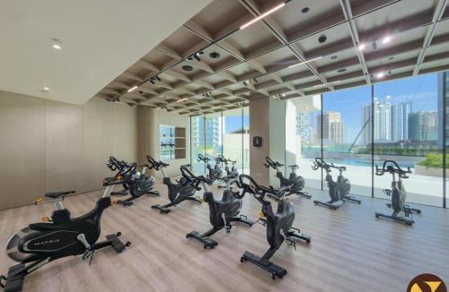 Jumeirah Village Circle Apartment | Vogue Vacation Homes, JVC Binghatti Phantom near Circle Mall, One Bedroom Apartment with Large Balcony and City View, Access to all Amenities