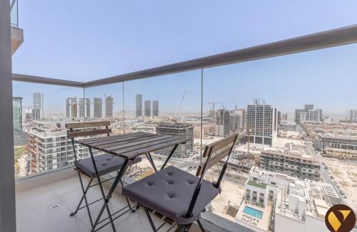 Jumeirah Village Circle Apartment | Vogue Vacation Homes, JVC Jeewar Tower near Circle Mall, One Bedroom Apartment with Balcony and City View, Access to all Amenities