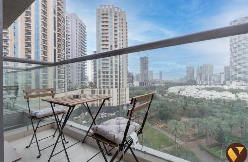 Jumeirah Village Circle Apartment | Vogue Vacation Homes, JVC Jeewar Tower near Circle Mall, One Bedroom Apartment with Balcony and City View, Access to all Amenities