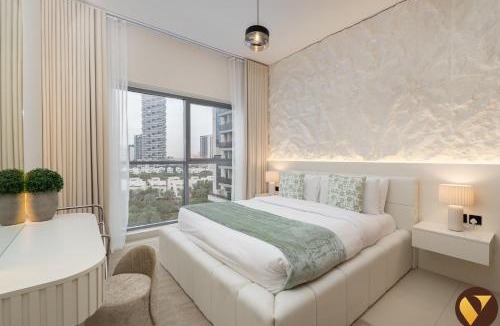 Jumeirah Village Circle Apartment | Vogue Vacation Homes, JVC Jeewar Tower near Circle Mall, One Bedroom Apartment with Balcony and City View, Access to all Amenities