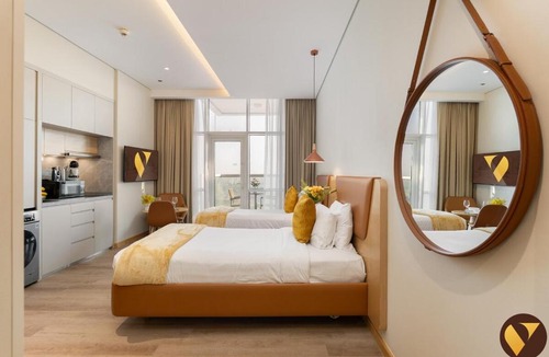 Jumeirah Village Triangle Apartment | Vogue Vacation Homes, Novotel Residences JVT near Springs Souk Mall, Studio Apartment with Balcony and City View, Access to all Amenities