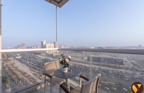 Jumeirah Village Triangle Apartment | Vogue Vacation Homes, Novotel Residences JVT near Springs Souk Mall, Studio Apartment with Balcony and City View, Access to all Amenities