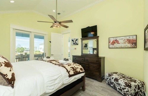Terramar Beach House | Waterfront, Outdoor Bar, Great Fishing, Boating!