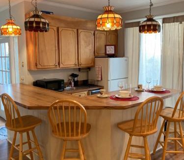 Columbia House | Welcome to Columbia!-enjoy this tranquil space