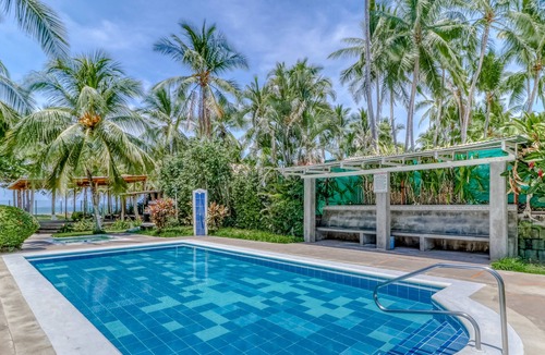 Puntarenas Apartment | Well-situated villa at beachfront property w/shared pool & gardens!