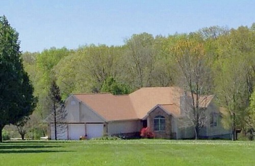 Cobden House | Winery on Property and located directly on the wine trail
