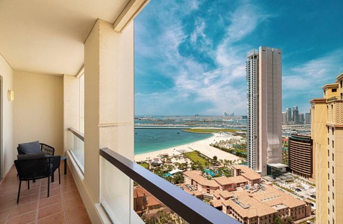 Jumeirah Beach Residence Apartment | World Class | 1BR | Breathtaking Beach Views