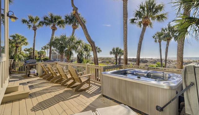 104 Oceanwood - Beautiful Oceanfront 4 Bedroom home w/Hot Tub