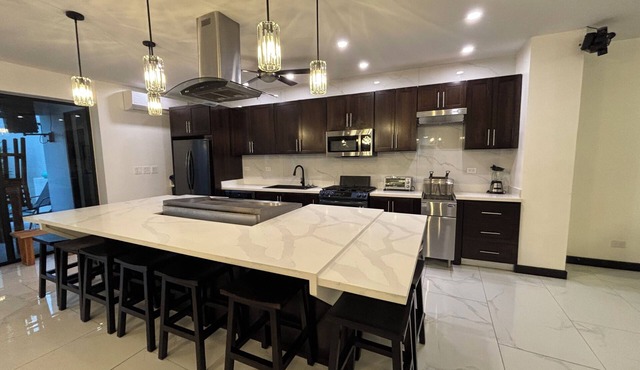 13 ROOM ALL-INCLUSIVE MEGA LUXURY HOUSE - BEST DEAL IN ALL OF JACO