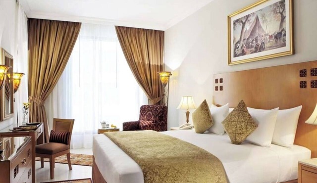 1BR City | Mercure BH | Metro Facing, Pool + Gym | 2 Units
