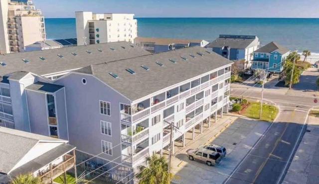 2 Story Oceanview Penthouse, Balcony, Free Parking