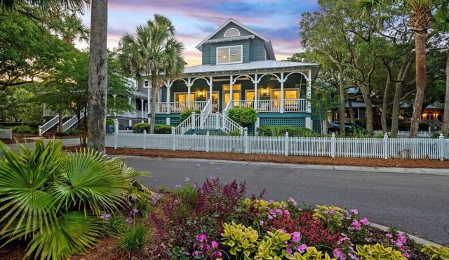 25 Atlantic Beach, Seaside Kiawah, Steps to Ocean, Pool Access!
