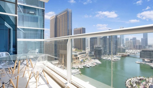 2BR Smart-Home Suite with Amazing Marina Views