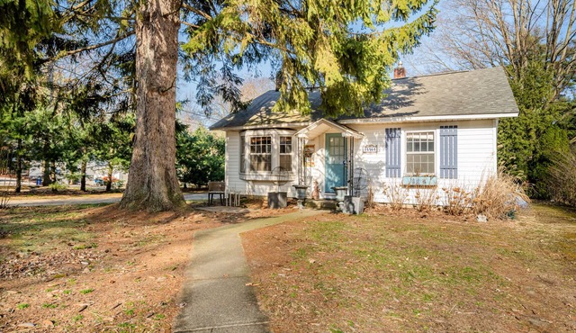 (3 Nt Min!) Lakeside Cottage Short Walk To Association Beach!