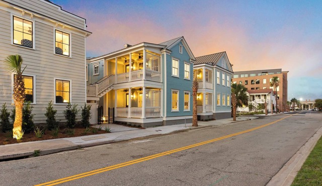 8BR Downtown Luxury Escape Near King