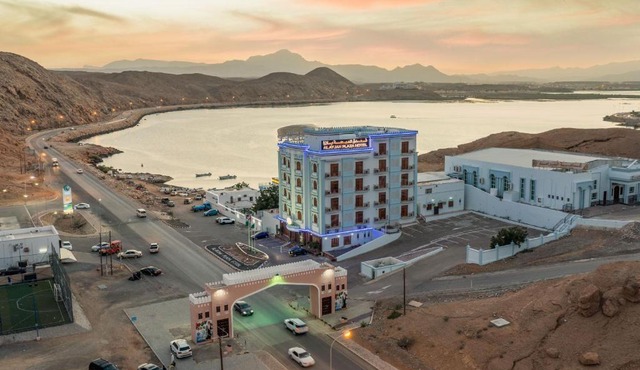 Al Ayjah Plaza Hotel