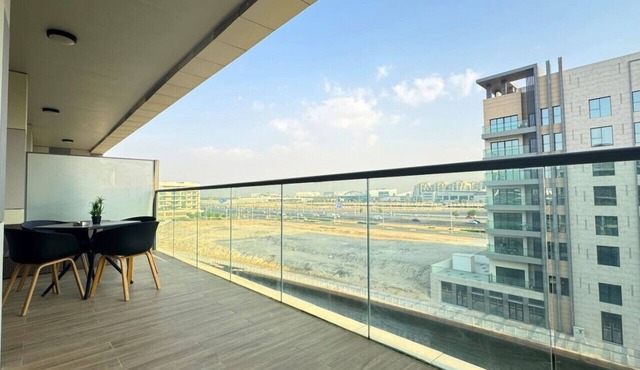 Al Raha Bliss: Luxe 2BR Coastal Retreat