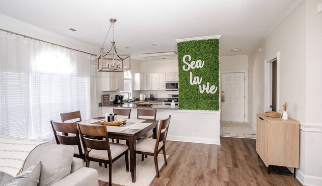 Amazing vacation rental, great location,pool,close to the beach and golf course
