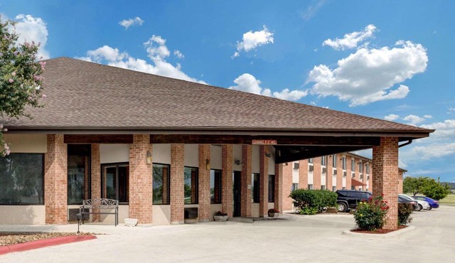 Baymont Inn & Suites San Marcos