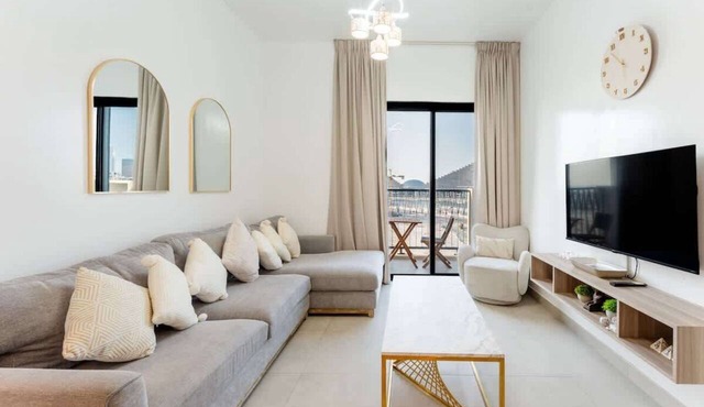 Beachfront Cyan Residence Apt W Private Beach & Pool
