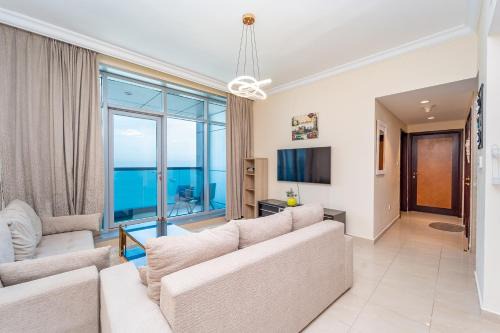 Beachfront holiday homes with beach,sauna,jacuzzi,cafe,restaurants and more