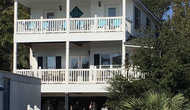 Beautiful 5 bedroom. 6/27-7/4.4th of July celebrated on 3rd in Ocean Lakes!