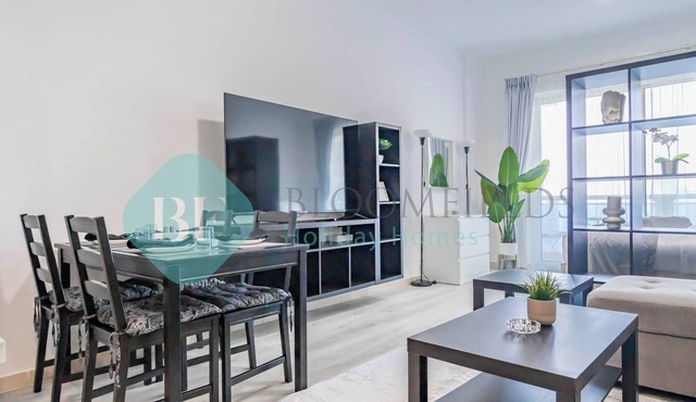 Bloomfields STU Lago Vista With Sea View