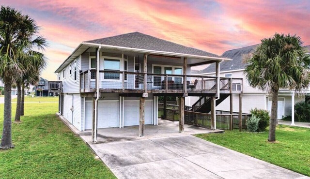 Bounty Pet Friendly · Entertain & Relax at our Beach Home - Pet Friendly