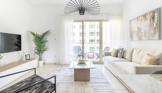 Bright and Spacious 1BR in The Greens!