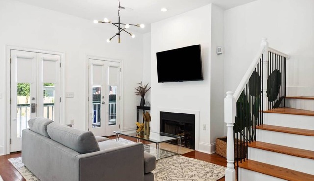 Bright & Modern 2 Bedroom Monthly Rental