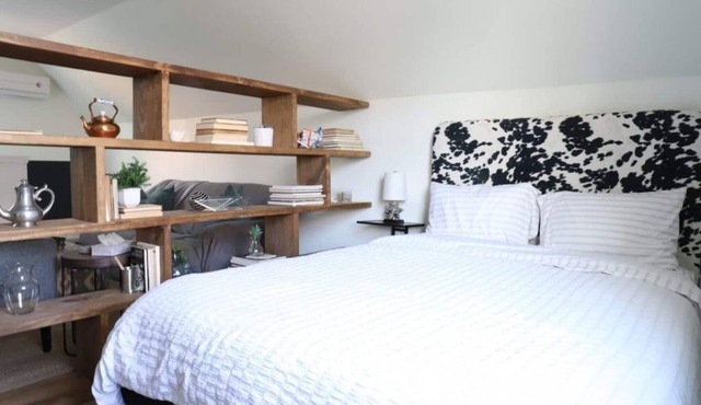 Carriage House | High St .2 mi | K9s Welcome