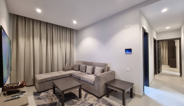 Charming 2-bedroom apartment with WiFi, fitness room in peaceful Salalah