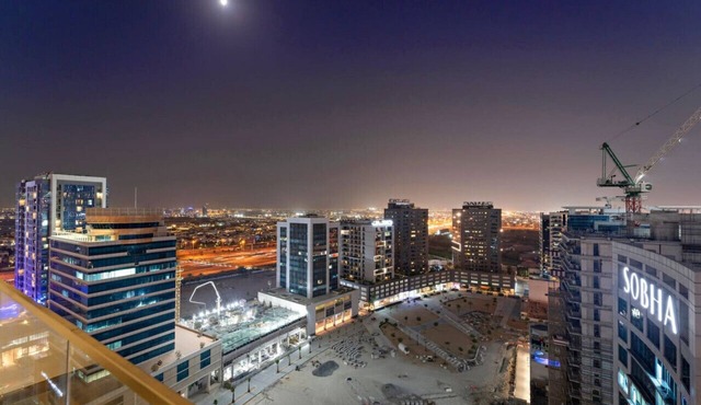 Chic Studio Near Burj Khalifa, Dubai Opera & Dubai Mall w/City Skyline Views
