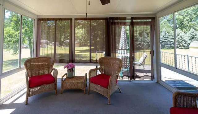 Comfy, Cozy 3-Bedroom Home with Sunroom and Patio