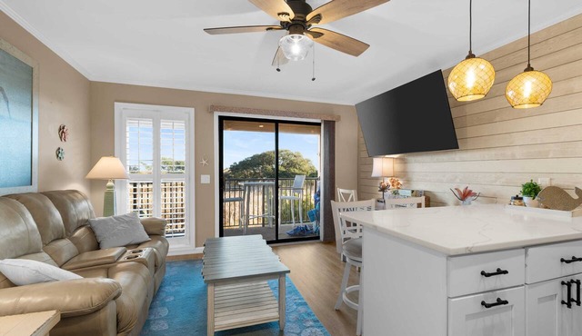 Cottage by t' Sea - Couples Retreat - Oceanfront 1st Floor Unit - King Bd - A125