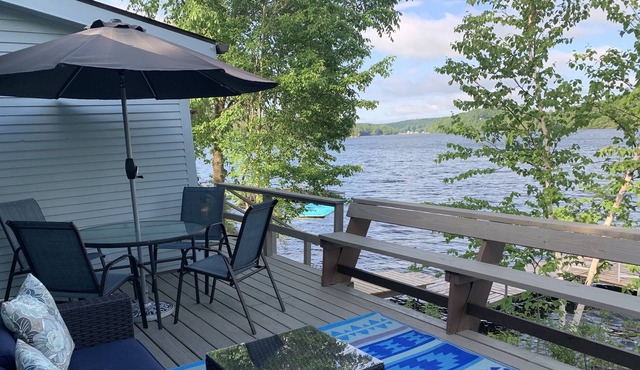 Couple’s Getaway—Vintage 1920's Lake Front Cottage on Lake Hortonia in Vermont