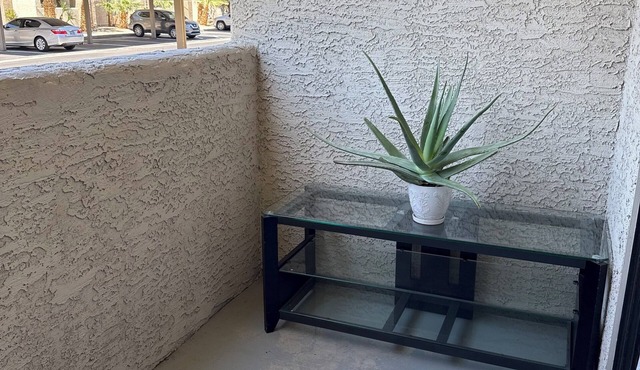 Cozy 1-bedroom apartment in enchanting Las Vegas with WiFi, AC