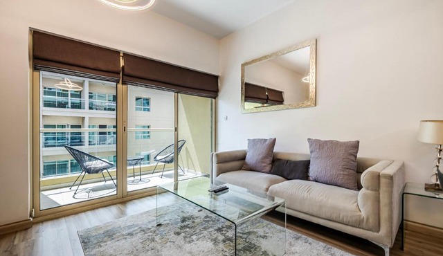 Cozy 1BR in The Greens Quiet Stay Near Marina