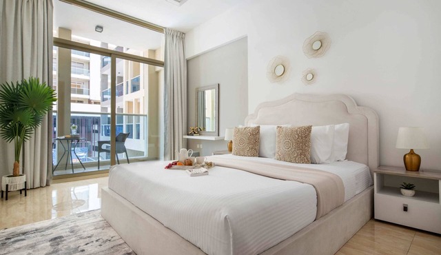 Cozy 1BR w/Pool Views in Al Barsha South