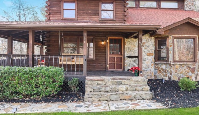 Easley Log Cabin, Pet friendly!