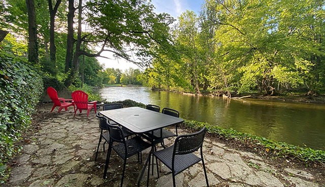 Eco-friendly riverfront home. Close to Ann Arbor and on the Huron River!