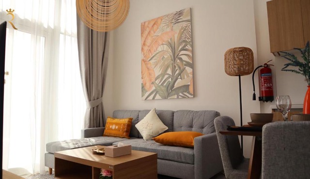 Elegant 1BR Retreat - Chic Central City Haven