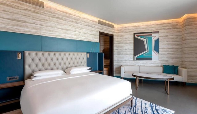 Executive suite Near La Mer Beach