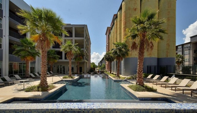 Experience Downtown Studio Near River Walk