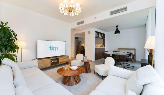 FAM Living - 3BR Creekside Escape in Creek Rise Tower 2