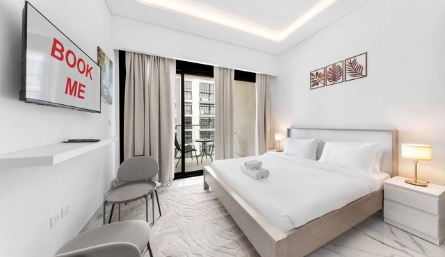 Free housekeeping visits during your stay - StayShort - Modern Studio in Meydan with Balcony - Sleeps 2