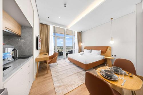 Free housekeeping visits during your stay - StayShort - Stunning Studio in JVT Sleeps 2 with Balcony