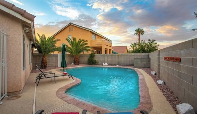 Fun 5BD Home w/Gated Pool, Billiard Room, Games!
