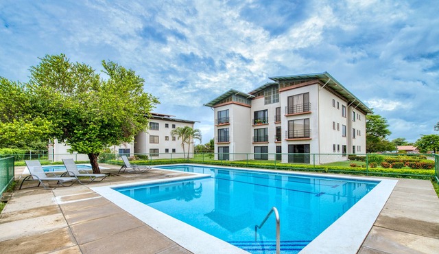 Golden Getaway Apartments
